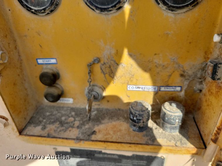 image for item DZ6635 1989 Le Roi Dresser air compressor