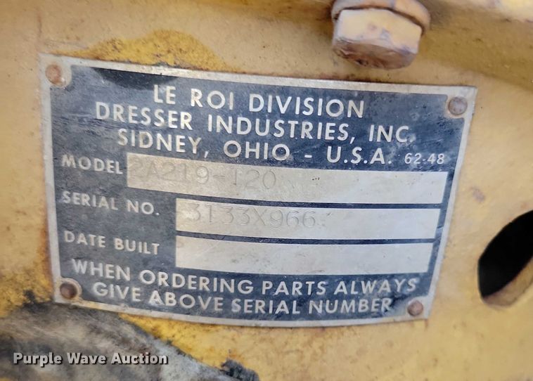 image for item DZ6635 1989 Le Roi Dresser air compressor