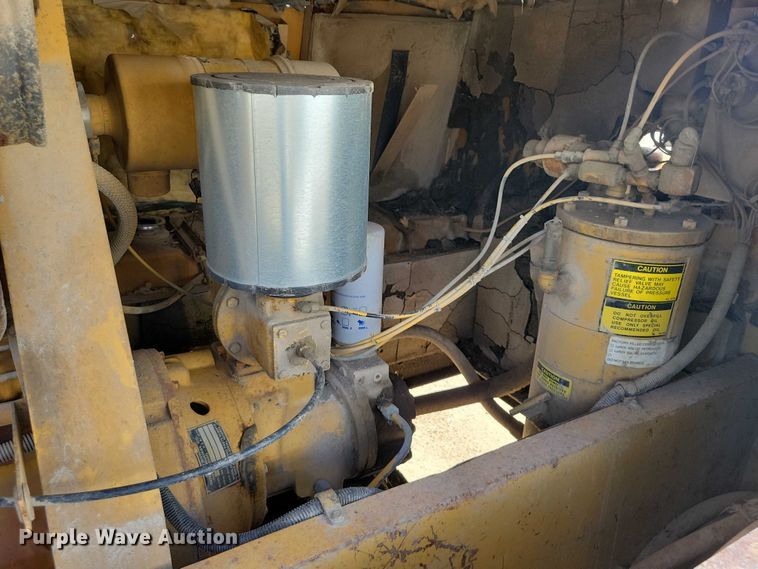 image for item DZ6635 1989 Le Roi Dresser air compressor