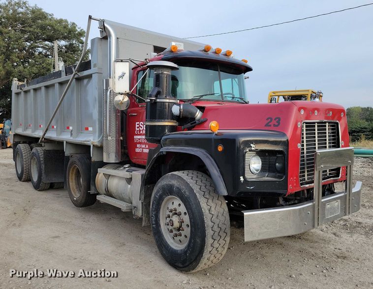 image for item DZ6708 2000 Mack RB688S dump truck