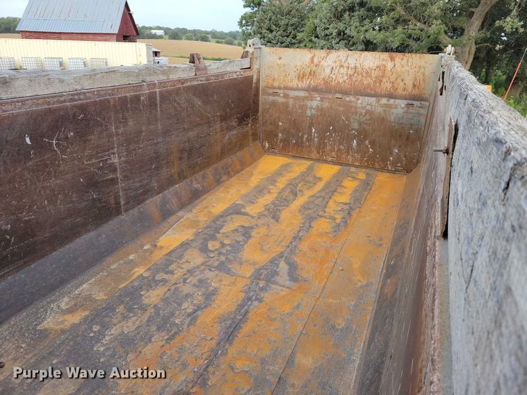 image for item DZ6708 2000 Mack RB688S dump truck