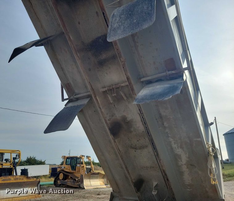 image for item DZ6708 2000 Mack RB688S dump truck