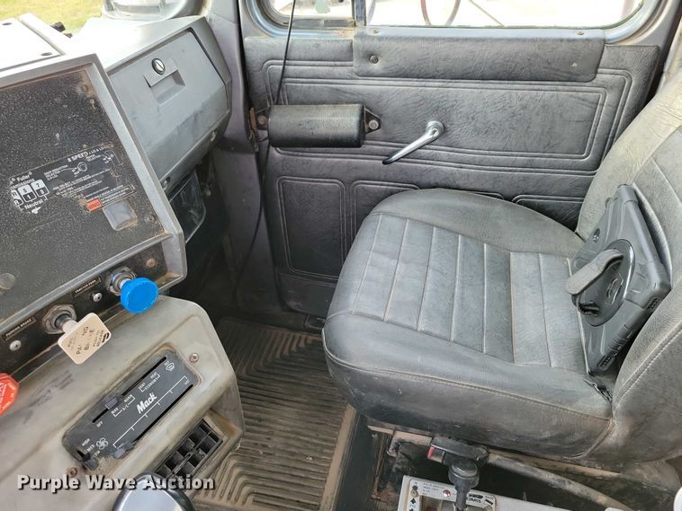 image for item DZ6708 2000 Mack RB688S dump truck