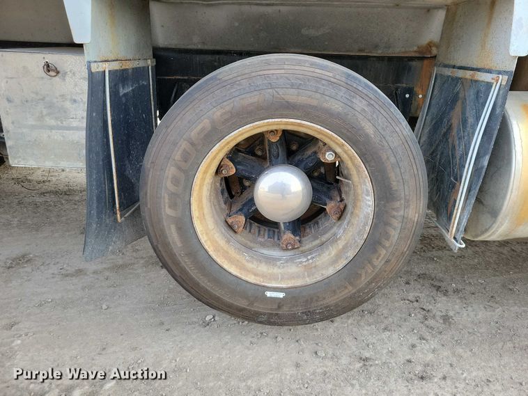 image for item DZ6708 2000 Mack RB688S dump truck