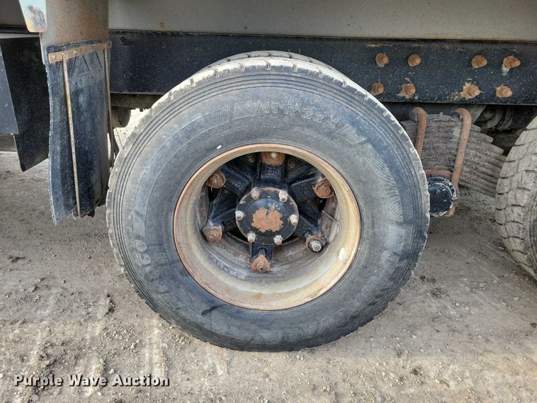 image for item DZ6708 2000 Mack RB688S dump truck