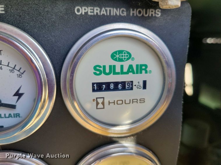 image for item DZ6724 Sullair 185 DPQ JD air compressor