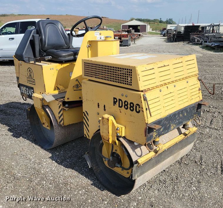 image for item DZ6725 Wacker Nuson RD880V double drum vibratory roller