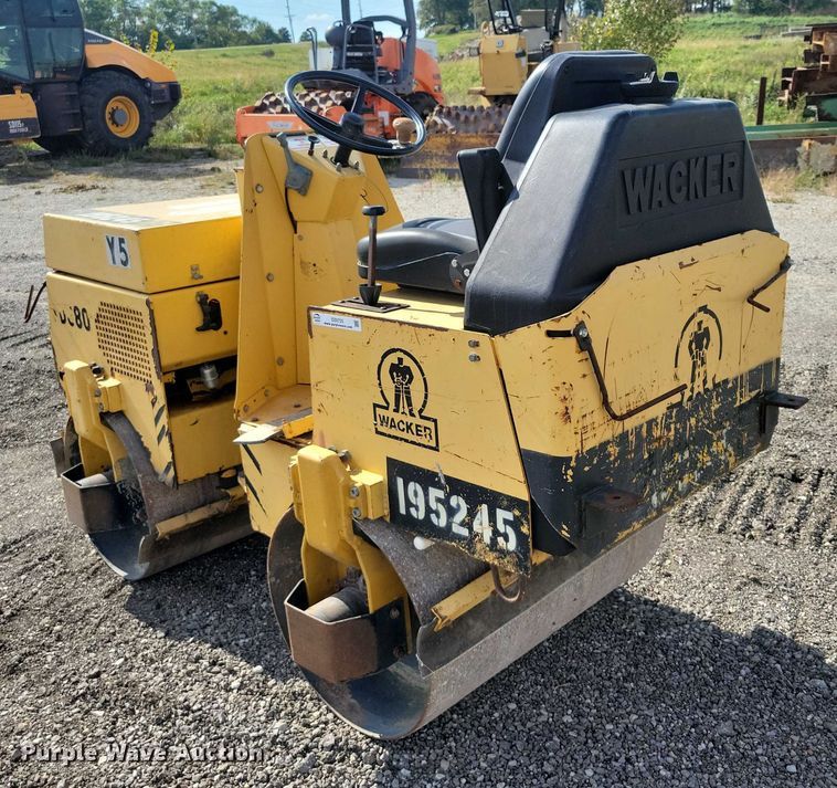 image for item DZ6725 Wacker Nuson RD880V double drum vibratory roller