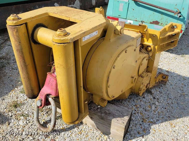 image for item DZ6727 Caterpillar D6R winch