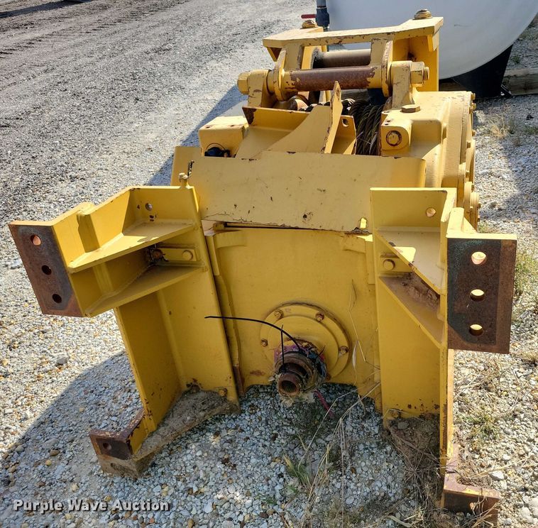 image for item DZ6727 Caterpillar D6R winch