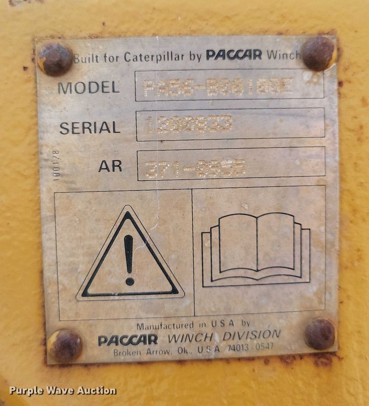 image for item DZ6727 Caterpillar D6R winch