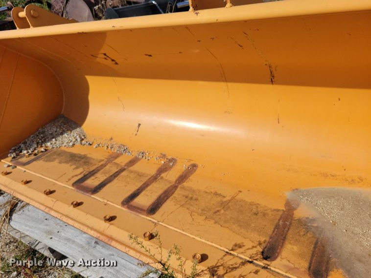 image for item DZ6728 (2) backhoe buckets