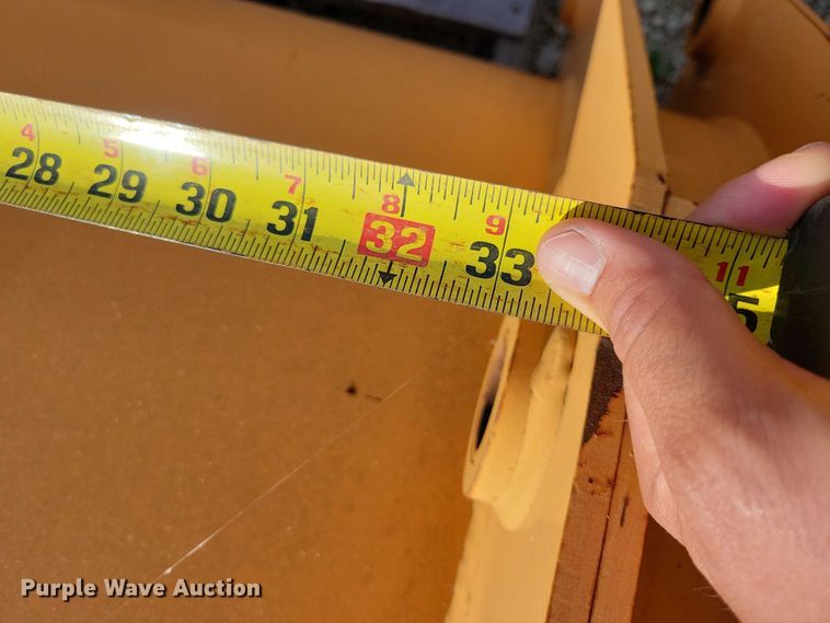 image for item DZ6728 (2) backhoe buckets