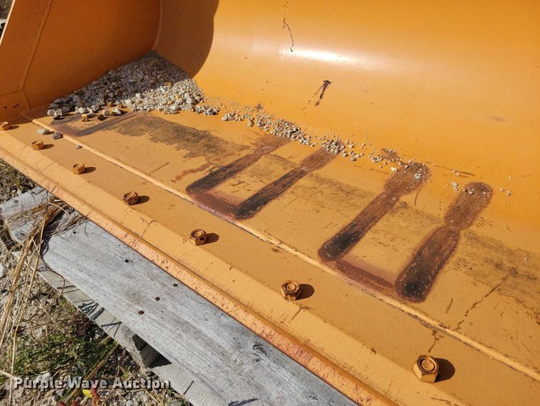 image for item DZ6728 (2) backhoe buckets