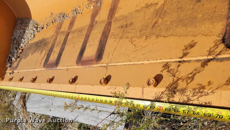 image for item DZ6728 (2) backhoe buckets