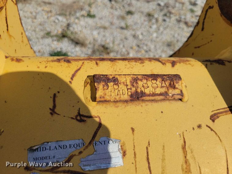 image for item DZ6728 (2) backhoe buckets