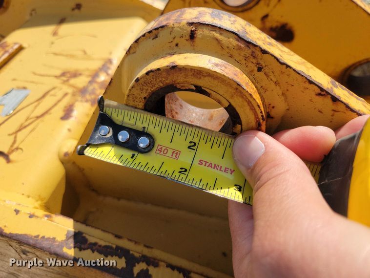 image for item DZ6728 (2) backhoe buckets