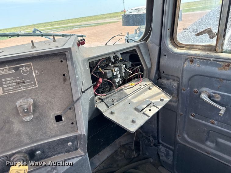 image for item DZ8830 1999 Mack RD690S ready mix truck