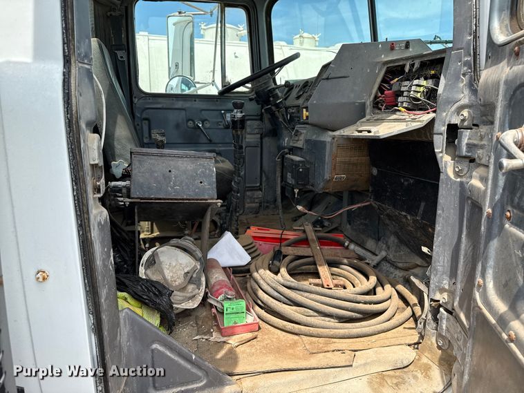 image for item DZ8830 1999 Mack RD690S ready mix truck