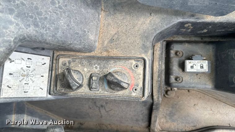 image for item EA1887 2014 Takeuchi TL10 tracked skid steer loader