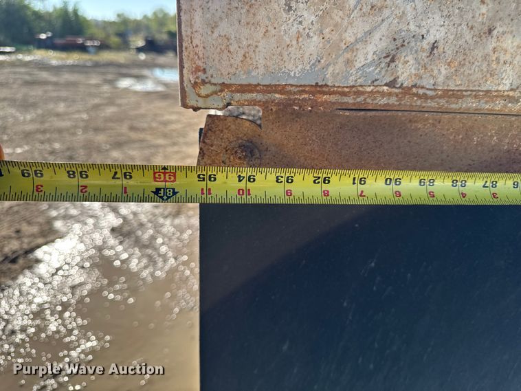 image for item EA1890 2004 Sterling Truck L9500 Series dump truck