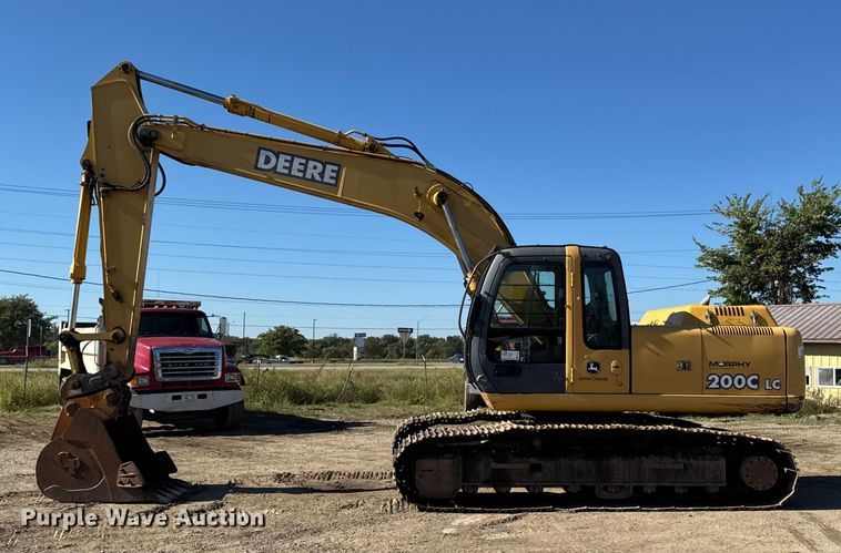 image for item EA1891 2005 John Deere 200C LC excavator