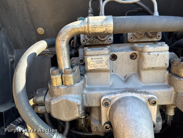 image for item EA1891 2005 John Deere 200C LC excavator