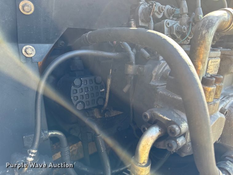 image for item EA1891 2005 John Deere 200C LC excavator