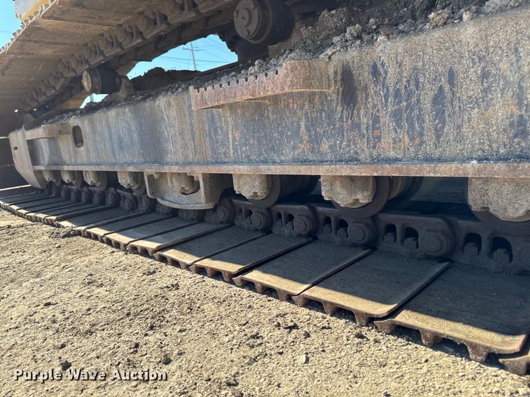 image for item EA1891 2005 John Deere 200C LC excavator