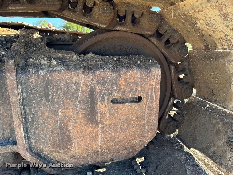 image for item EA1891 2005 John Deere 200C LC excavator