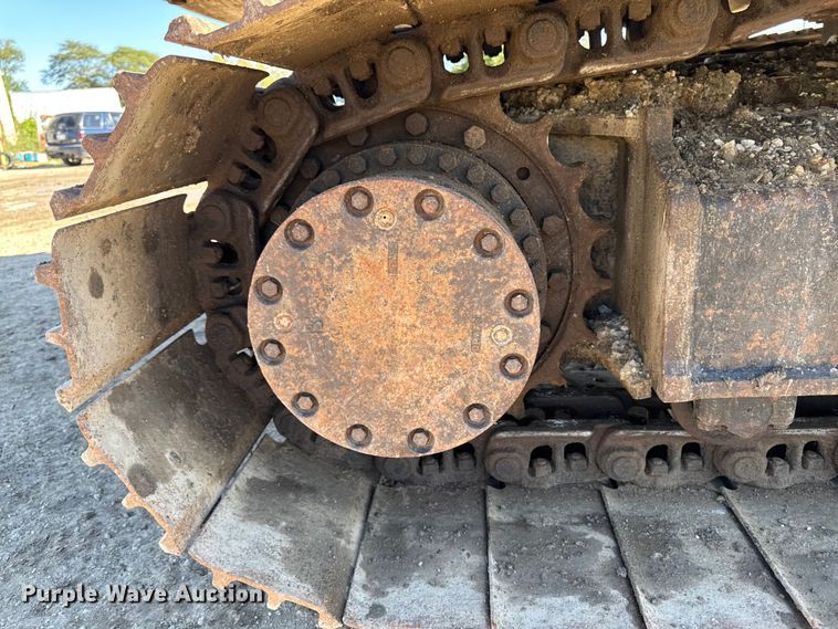 image for item EA1891 2005 John Deere 200C LC excavator