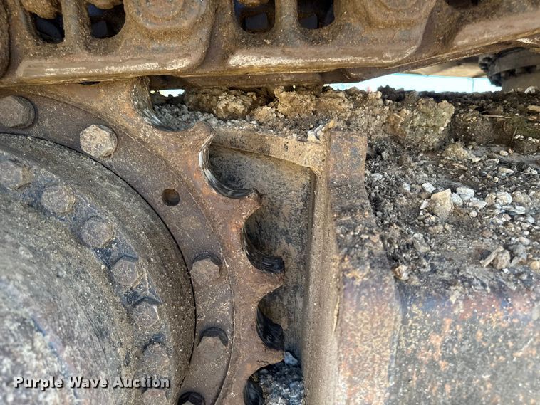 image for item EA1891 2005 John Deere 200C LC excavator