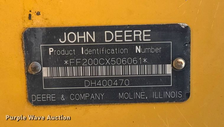 image for item EA1891 2005 John Deere 200C LC excavator
