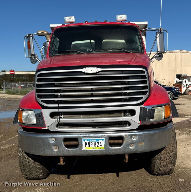 image for item EA1892 2007 Sterling L9500 dump truck