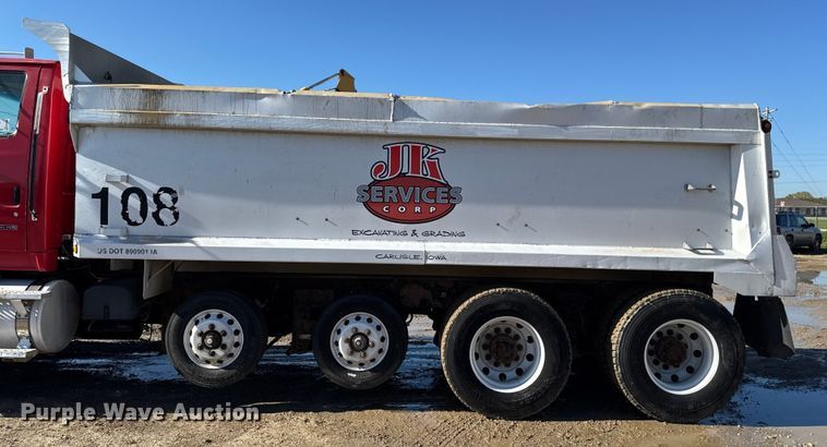 image for item EA1892 2007 Sterling L9500 dump truck