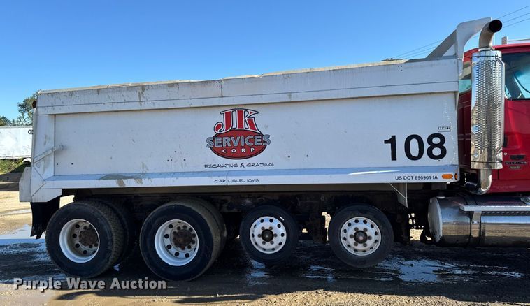 image for item EA1892 2007 Sterling L9500 dump truck