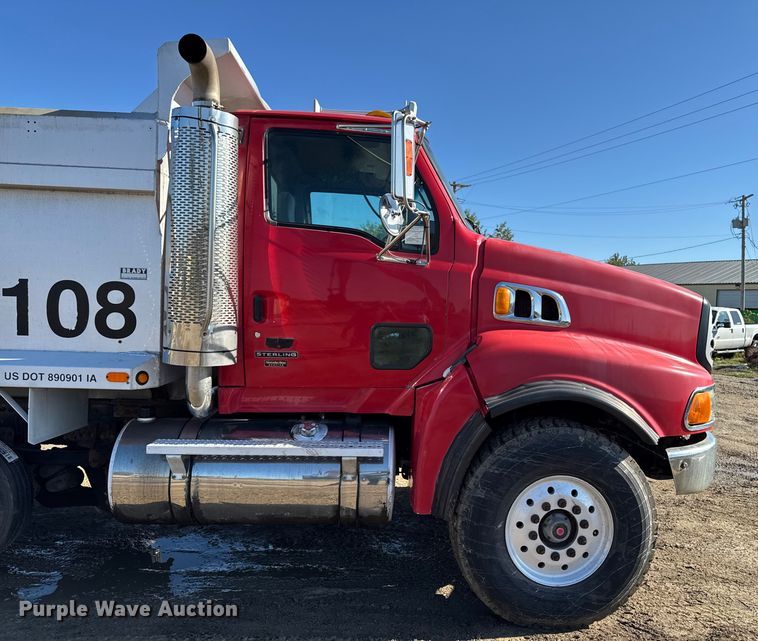 image for item EA1892 2007 Sterling L9500 dump truck