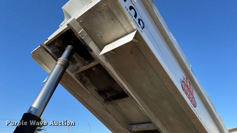 image for item EA1892 2007 Sterling L9500 dump truck