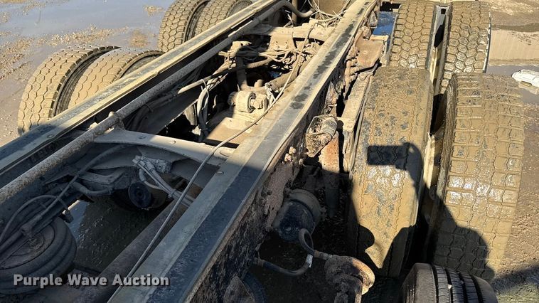 image for item EA1892 2007 Sterling L9500 dump truck