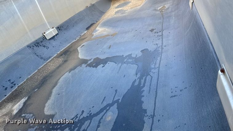 image for item EA1892 2007 Sterling L9500 dump truck