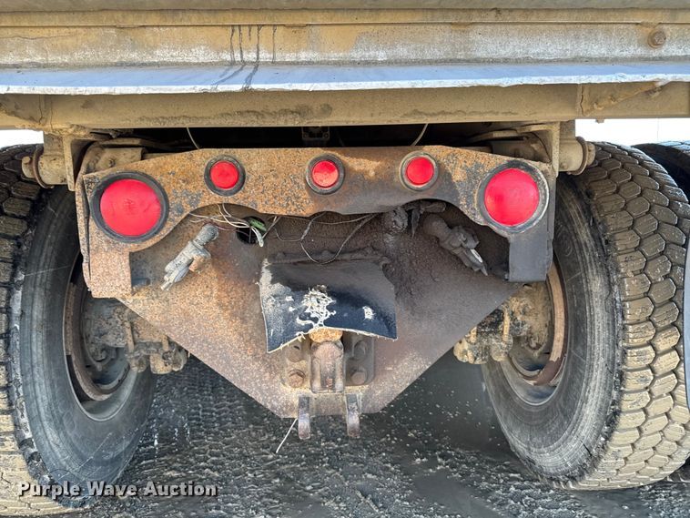 image for item EA1892 2007 Sterling L9500 dump truck