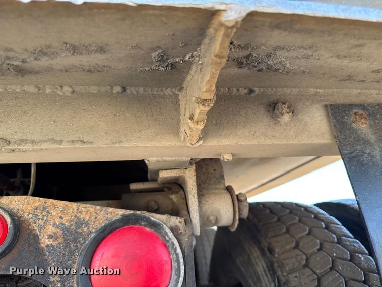 image for item EA1892 2007 Sterling L9500 dump truck