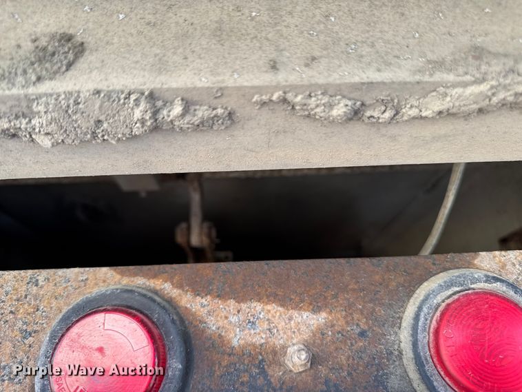 image for item EA1892 2007 Sterling L9500 dump truck