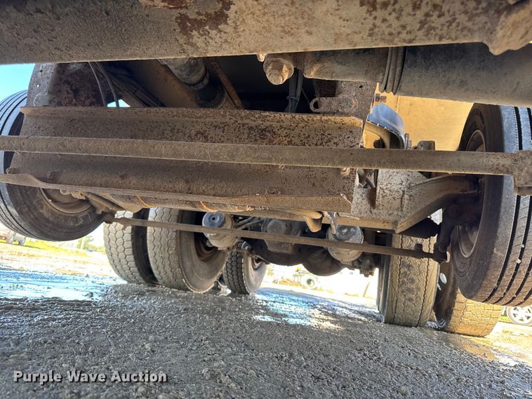 image for item EA1892 2007 Sterling L9500 dump truck