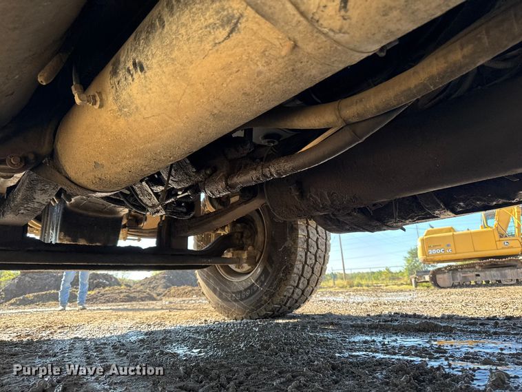 image for item EA1892 2007 Sterling L9500 dump truck