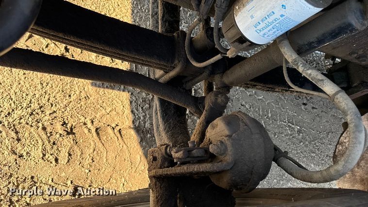 image for item EA1892 2007 Sterling L9500 dump truck