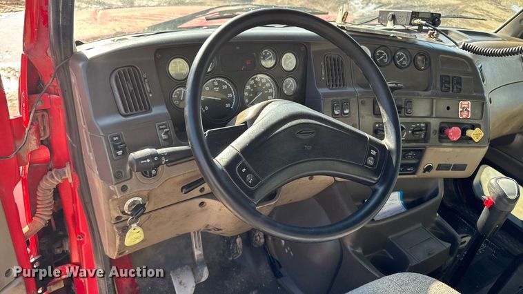 image for item EA1892 2007 Sterling L9500 dump truck