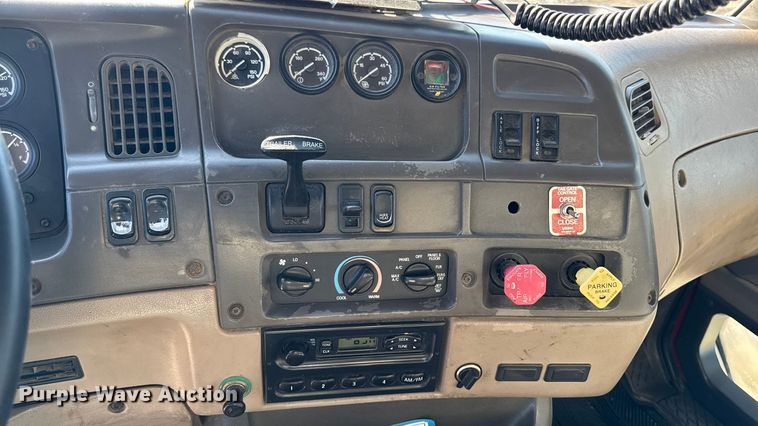 image for item EA1892 2007 Sterling L9500 dump truck