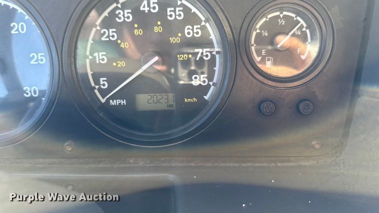 image for item EA1892 2007 Sterling L9500 dump truck