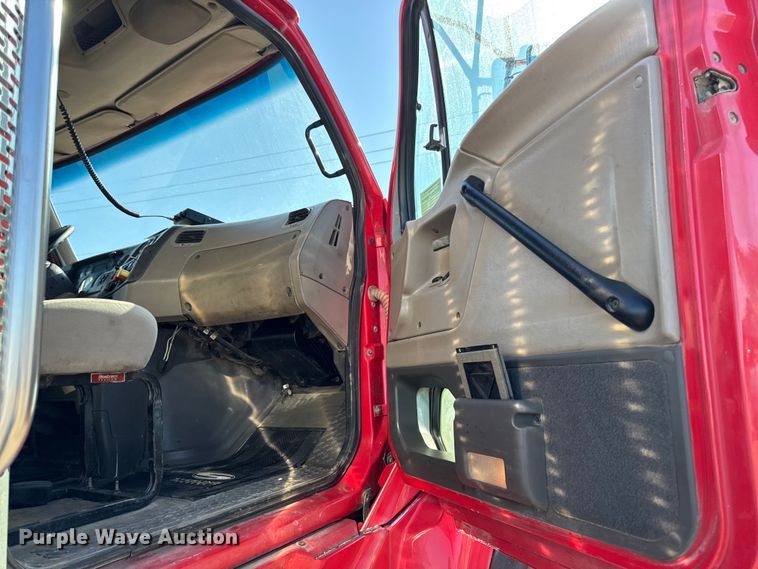 image for item EA1892 2007 Sterling L9500 dump truck